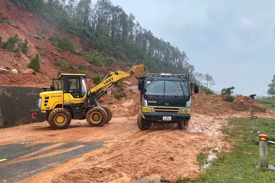 Hà Tĩnh: sạt lở đất, tiềm ẩn nguy cơ mất an toàn trong mùa mưa lũ