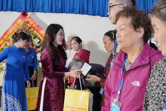 Phường Hai Bà Trưng Hơn 1,4 tỷ đồng ủng hộ Quỹ “Vì người nghèo”, hoạt động an sinh