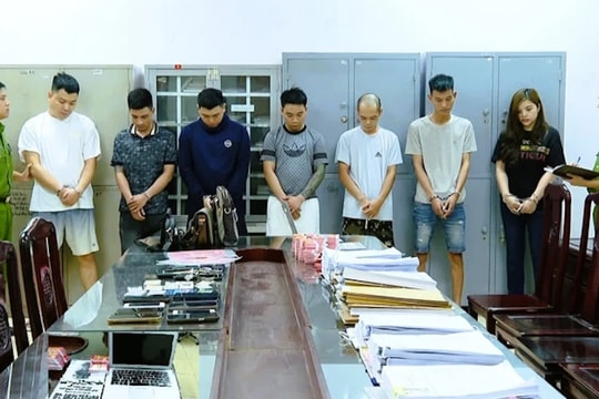"Vay học phí, trả góp nhẹ": Coi chừng sập bẫy tín dụng đen trên nền tảng số