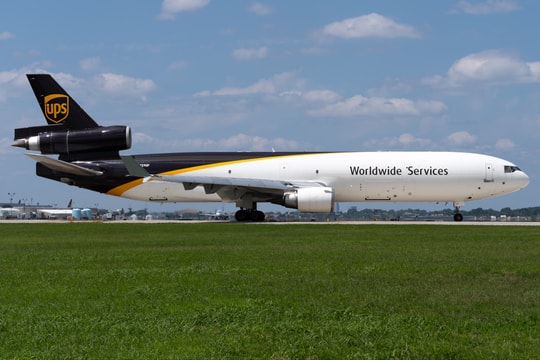 Việt Nam thăm hỏi Hoa Kỳ về vụ rơi máy bay của hãng vận chuyển UPS