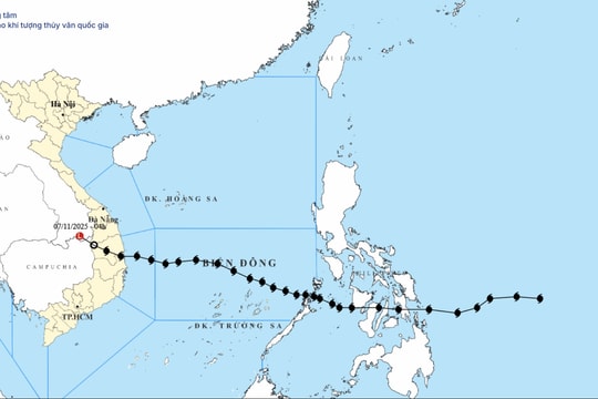 Bão tan, miền Trung tiếp tục mưa, lũ lớn