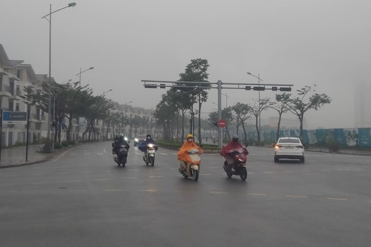 Hà Nội mưa dông, lạnh về đêm và sáng