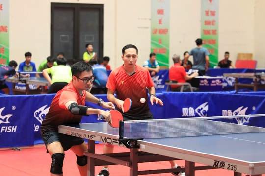 Các tay vợt đồng đội nâng cao làm tăng sức nóng Giải bóng bàn Báo Hànộimới
