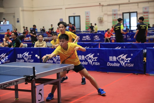 Giải Bóng bàn Báo Hànộimới mở rộng lần thứ XII năm 2025: Gần 100 trận đấu nội dung đồng đội diễn ra sôi động