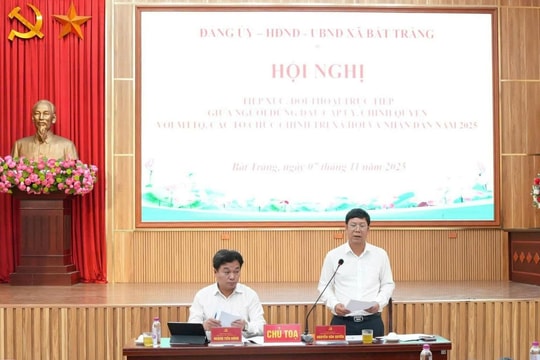 Người dân xã Bát Tràng quan tâm đến tiến độ triển khai các dự án trên địa bàn