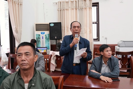 Người dân xã Bát Tràng quan tâm đến tiến độ triển khai các dự án trên địa bàn