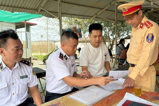 Hà Nội: Xử lý nhiều bến bãi hoạt động không phép trên tuyến đường thủy nội địa