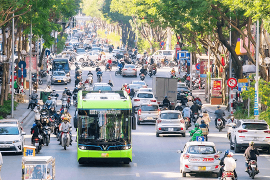 Chuyển đổi năng lượng xanh - hướng đi bền vững cho các đại đô thị