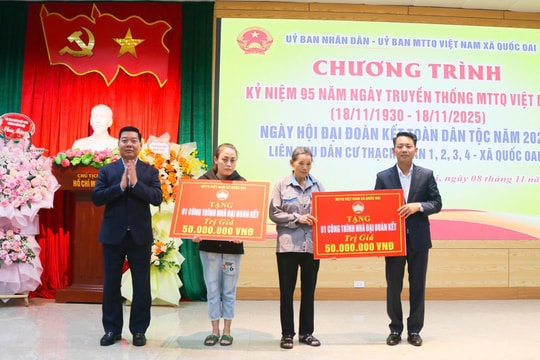 Quốc Oai khen thưởng 22 hộ gia đình tiêu biểu trong Ngày hội Đại đoàn kết toàn dân tộc