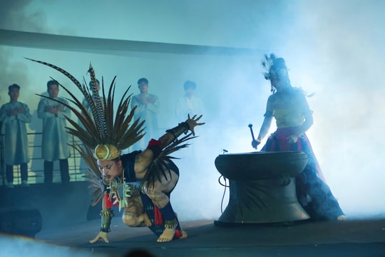 Lần đầu tiên, trình diễn piano, múa đương đại trong Bảo tàng Hà Nội