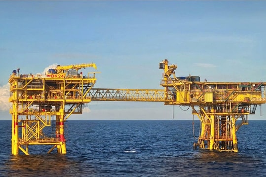 Petrovietnam/Vietsovpetro khánh thành giàn đầu giếng BK-24 chào mừng Đại hội Đảng toàn quốc lần thứ XIV