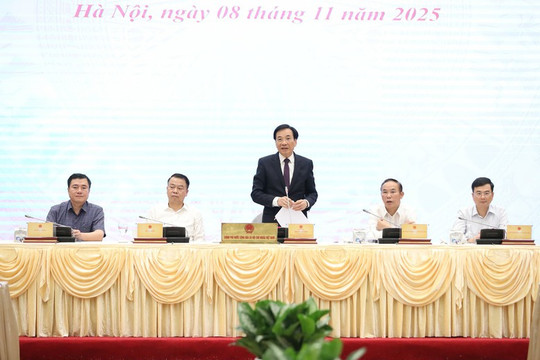 Tình hình kinh tế xã hội tiếp tục xu hướng tích cực