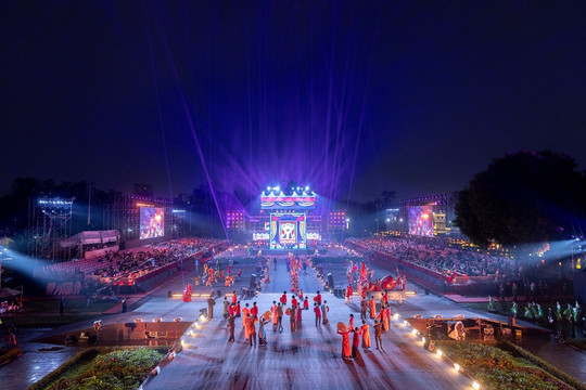 Lễ Khai mạc Festival Thăng Long - Hà Nội năm 2025 và “Bản giao hưởng di sản” rực rỡ giữa lòng Hà Nội