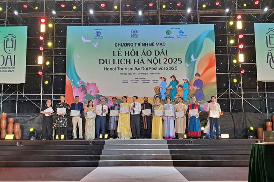 Bế mạc Lễ hội Áo dài Du lịch Hà Nội năm 2025: Góp phần đưa di sản vào đời sống đương đại
