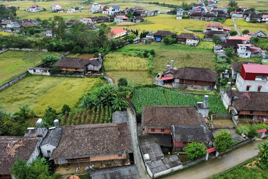 Khám phá ngôi làng 400 nóc nhà của người Tày tại Làng du lịch tốt nhất thế giới