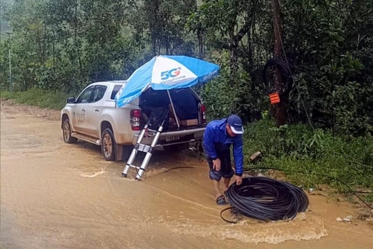 Chuyện của những người kết nối thông tin khi bão đi qua