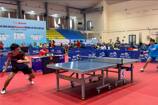 Mãn nhãn những pha bóng đỉnh cao trong các trận chung kết Giải Bóng bàn Báo Hànộimới