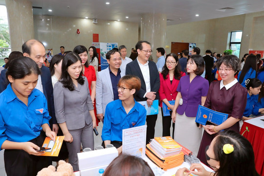 Ngày hội tư vấn và giao dịch việc làm phường Cầu Giấy 2025: Đổi mới mô hình tư vấn, mở rộng kết nối thị trường lao động