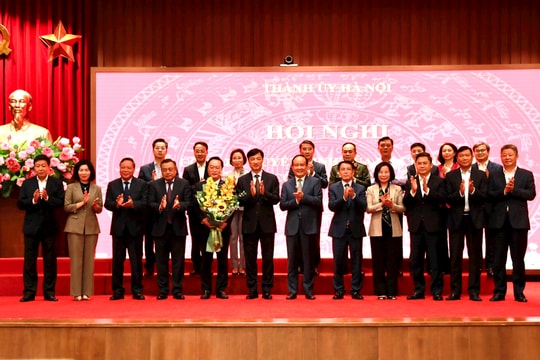 Giới thiệu đồng chí Nguyễn Đức Trung để HĐND thành phố bầu giữ chức Chủ tịch UBND thành phố Hà Nội