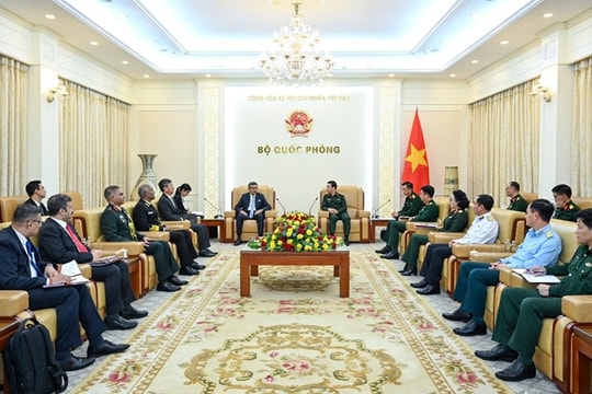 Đại tướng Phan Văn Giang tiếp Thư ký Quốc phòng Ấn Độ