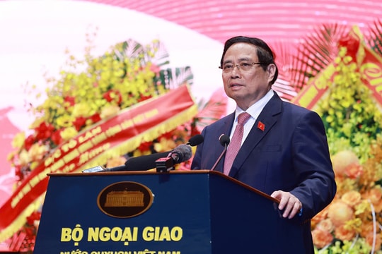Thủ tướng: Ngoại giao góp phần giữ vững môi trường, mở rộng cục diện, nâng cao thế lực