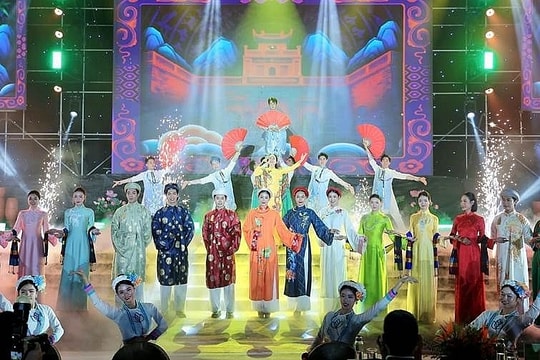 Lan tỏa tinh hoa di sản áo dài trong nhịp sống hiện đại