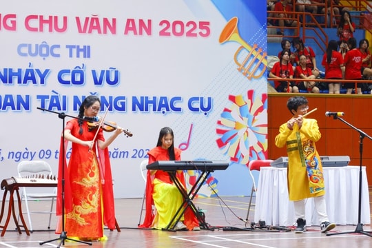 Sôi động thi nhảy cổ vũ, liên hoan nhạc cụ Sparkling Chu Văn An