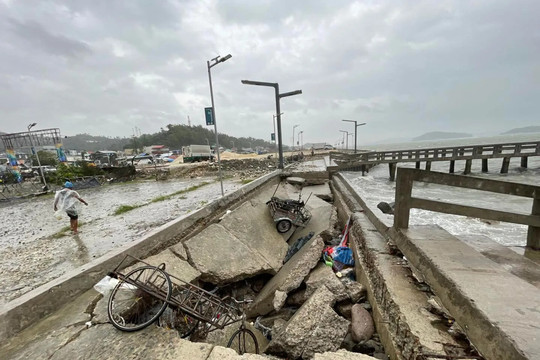 Siêu bão Fung-wong càn quét Philippines: hơn 1 triệu người sơ tán, cảnh báo sóng cao 3,5m