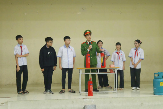 Xã Ô Diên: nâng cao kỹ năng phòng cháy chữa cháy, cứu nạn cứu hộ trong trường học