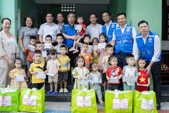 Thành phố Hồ Chí Minh hỗ trợ Huế 20 tỷ đồng khắc phục hậu quả mưa lũ