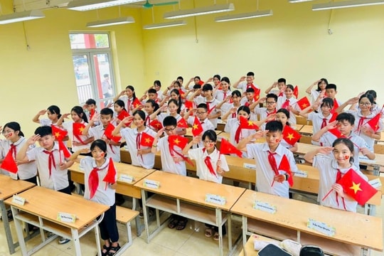 Ép con học quá sức có thể bị phạt: Cha mẹ cần hiểu đúng