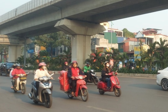 Bắc Bộ hửng nắng, có mưa vài nơi