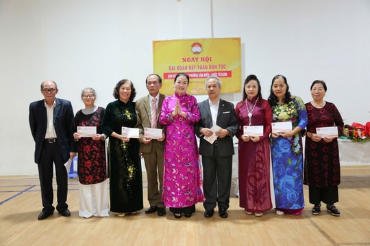 Hân hoan Ngày hội Đại đoàn kết toàn dân tộc Khu dân cư số 30 phường Văn Miếu - Quốc Tử Giám