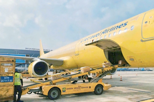 Vietravel Airlines tích cực triển khai chương trình hướng về miền Trung
