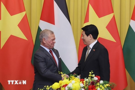 Chủ tịch nước Lương Cường hội đàm với Quốc vương Jordan