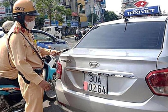 Đề xuất tăng mức xử phạt xe che biển "né" camera AI