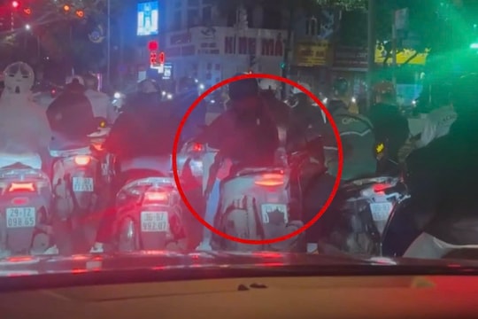 Thanh niên bị phạt 12 triệu đồng vì che biển số và điều khiển xe không có giấy phép lái xe