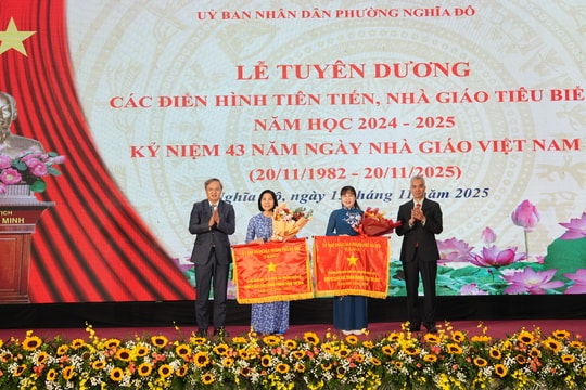 Phường Nghĩa Đô tôn vinh nhà giáo tiêu biểu