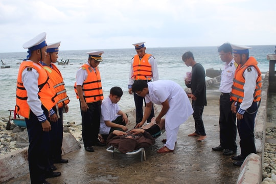 Đặc khu Trường Sa cấp cứu ngư dân bị giảm áp do lặn sâu 43m