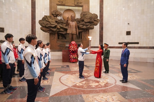 Trang trọng Lễ xin lửa thắp đuốc Đại hội Thể thao Thủ đô lần thứ XI -2025