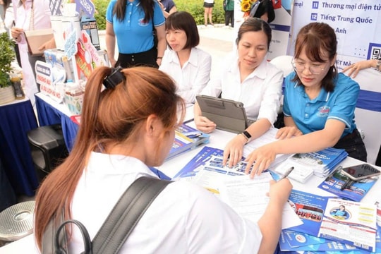 Luật Thủ đô 2024 Tăng cường chăm lo an sinh cho lao động phi chính thức