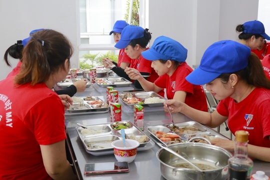 Hơn 148,7 tỷ đồng tổ chức "Bữa cơm Công đoàn"