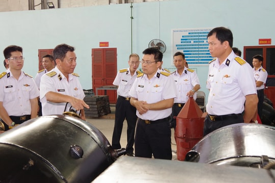 Tuổi trẻ Quân chủng Hải quân xung kích làm chủ khoa học công nghệ