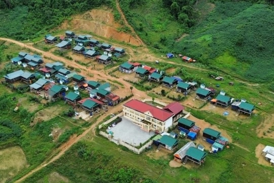 Trước 31-1-2026, hoàn thành xây mới, tái định cư cho hộ dân có nhà bị lũ cuốn trôi, sập đổ