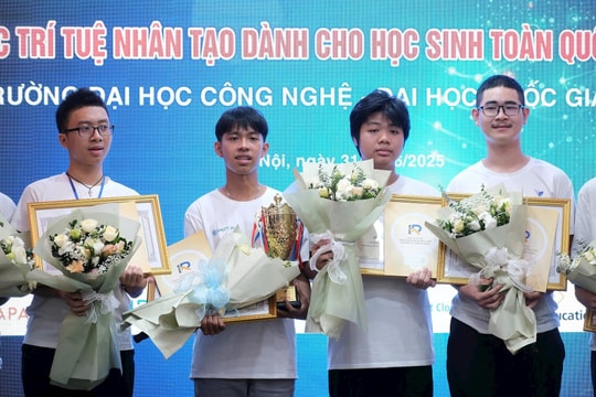 Tiếp tục nêu cao tinh thần “gương mẫu đi đầu”