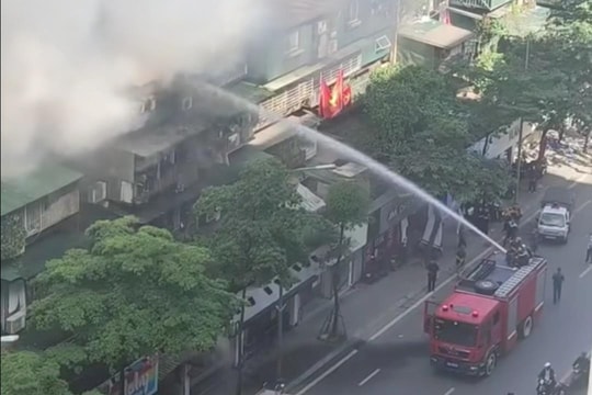 Hà Nội: Kịp thời dập tắt đám cháy tại khu tập thể Trung Tự