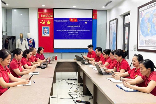 Gần 4.000 đảng viên  phường Phúc Lợi  tích cực đóng góp ý kiến vào Dự thảo các văn kiện trình Đại hội XIV của Đảng