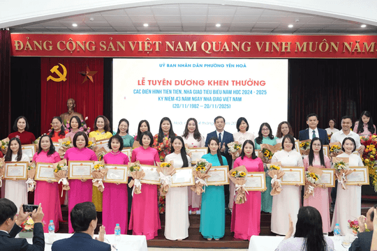Phường Yên Hoà: tuyên dương khen thưởng các Nhà giáo tiêu biểu năm học 2024 - 2025
