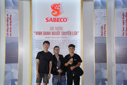 Chính thức mở Cổng bình chọn trực tuyến cho giải thưởng "Vinh danh Người truyền lửa"