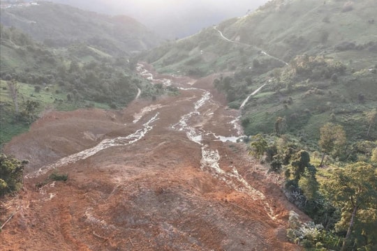 Đà Nẵng: Có 10 người mất liên lạc sau vụ lở đất tại xã Hùng Sơn